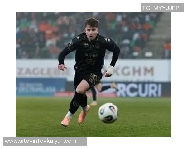 波尔图官方宣布签下17岁波兰边锋皮图谢夫斯基违约金高达6000万