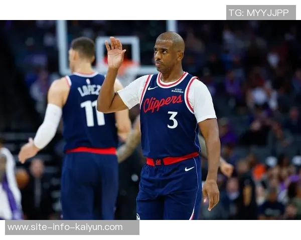 哈登快船生涯第八场比赛斩获30分10助攻创队史第二佳绩仅次于保罗