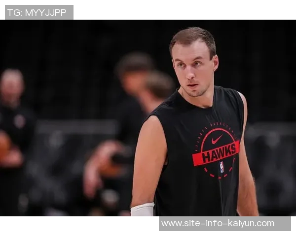 雷迪克赞肯纳德在挡拆战术中的出色表现展现团队无私精神 雷迪克赞肯纳德在挡拆战术中的出色表现展现团队无私精神