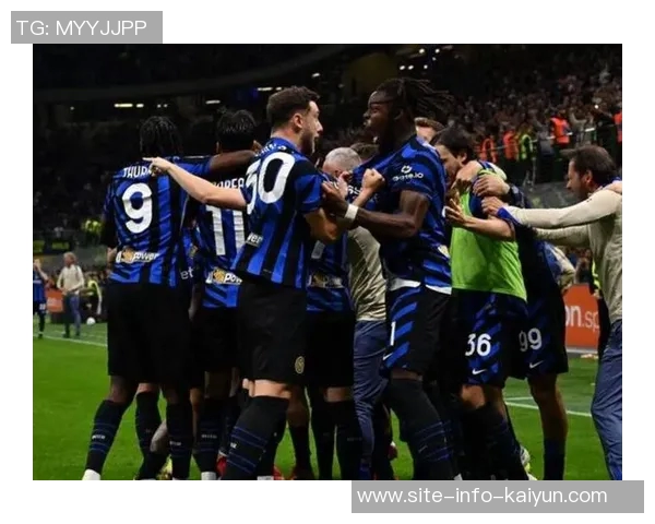 万名那不勒斯球迷现场助威罗马警方面临巨大安保压力